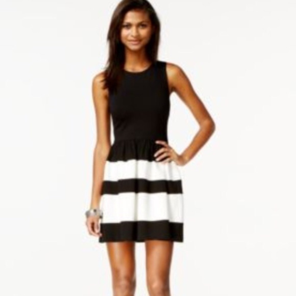 LAST CHANCE Bar III fit and flare striped dress XS